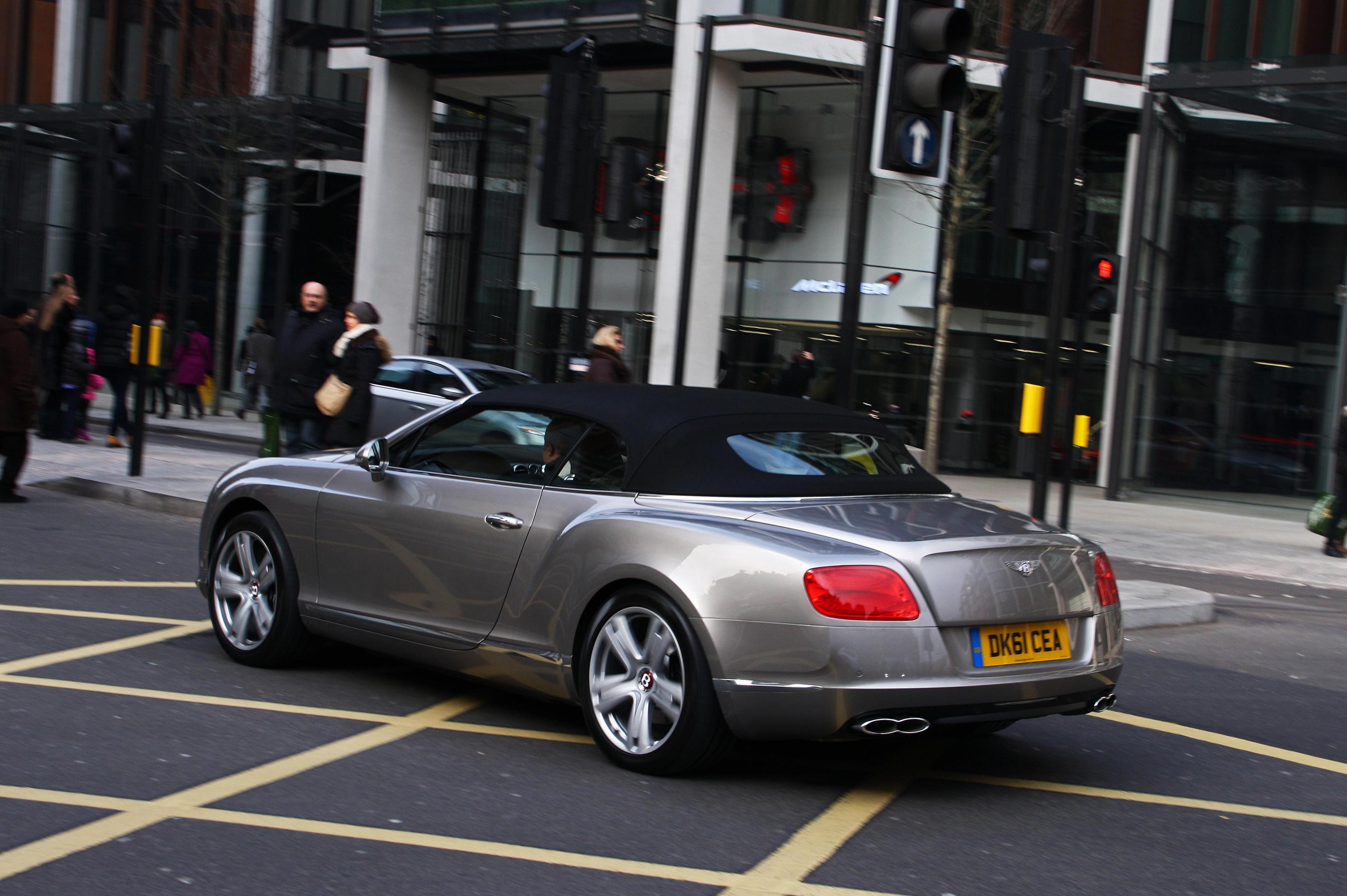 Bentley Continental GTC V8 spec 2011