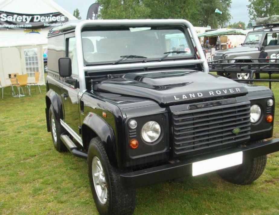 Land Rover 130 Double Cab Pick Up tuning 2013