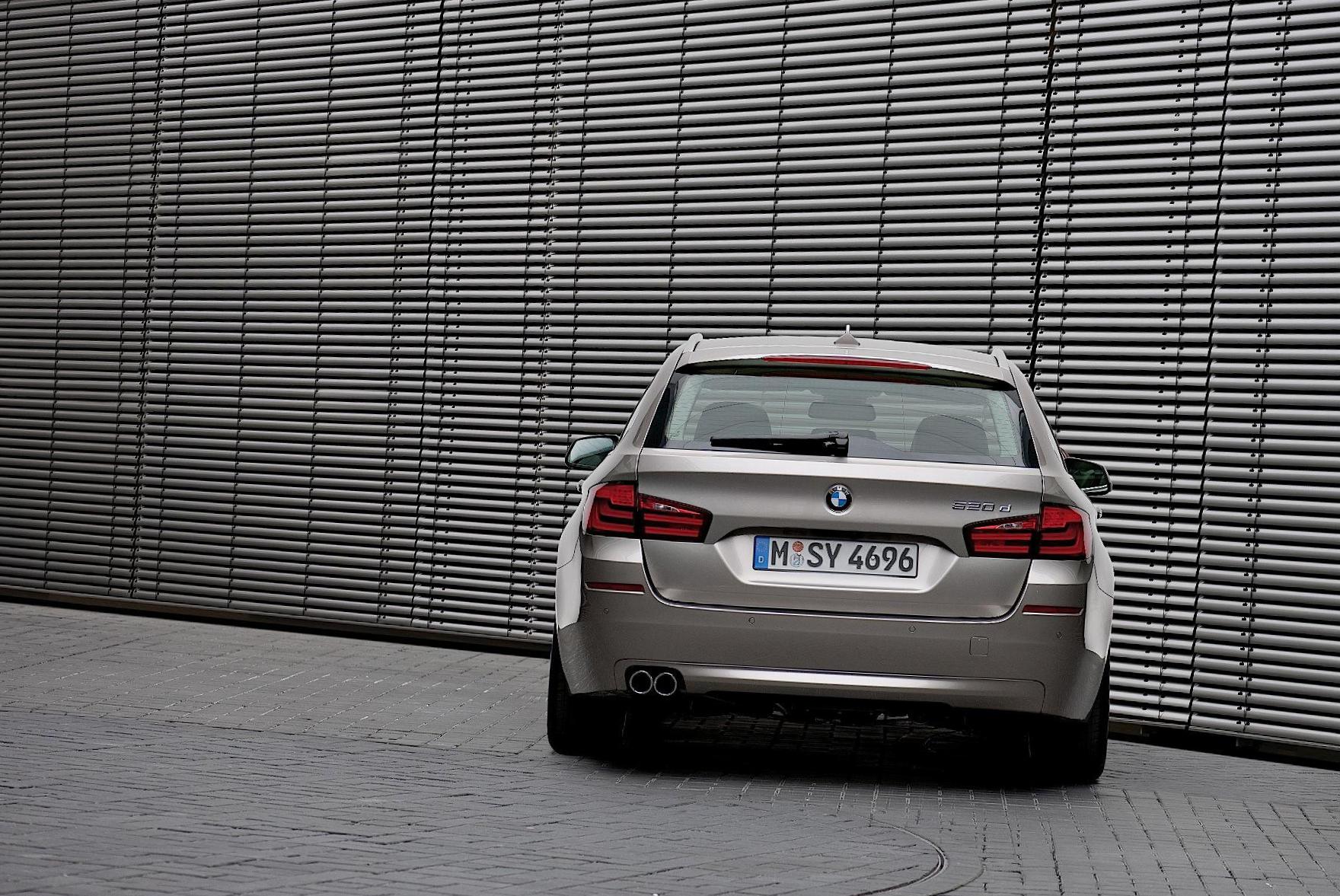 BMW 5 Series Touring (F11) review 2009