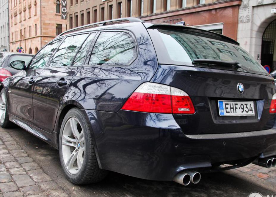 BMW M5 Touring (E61) Specification 2013