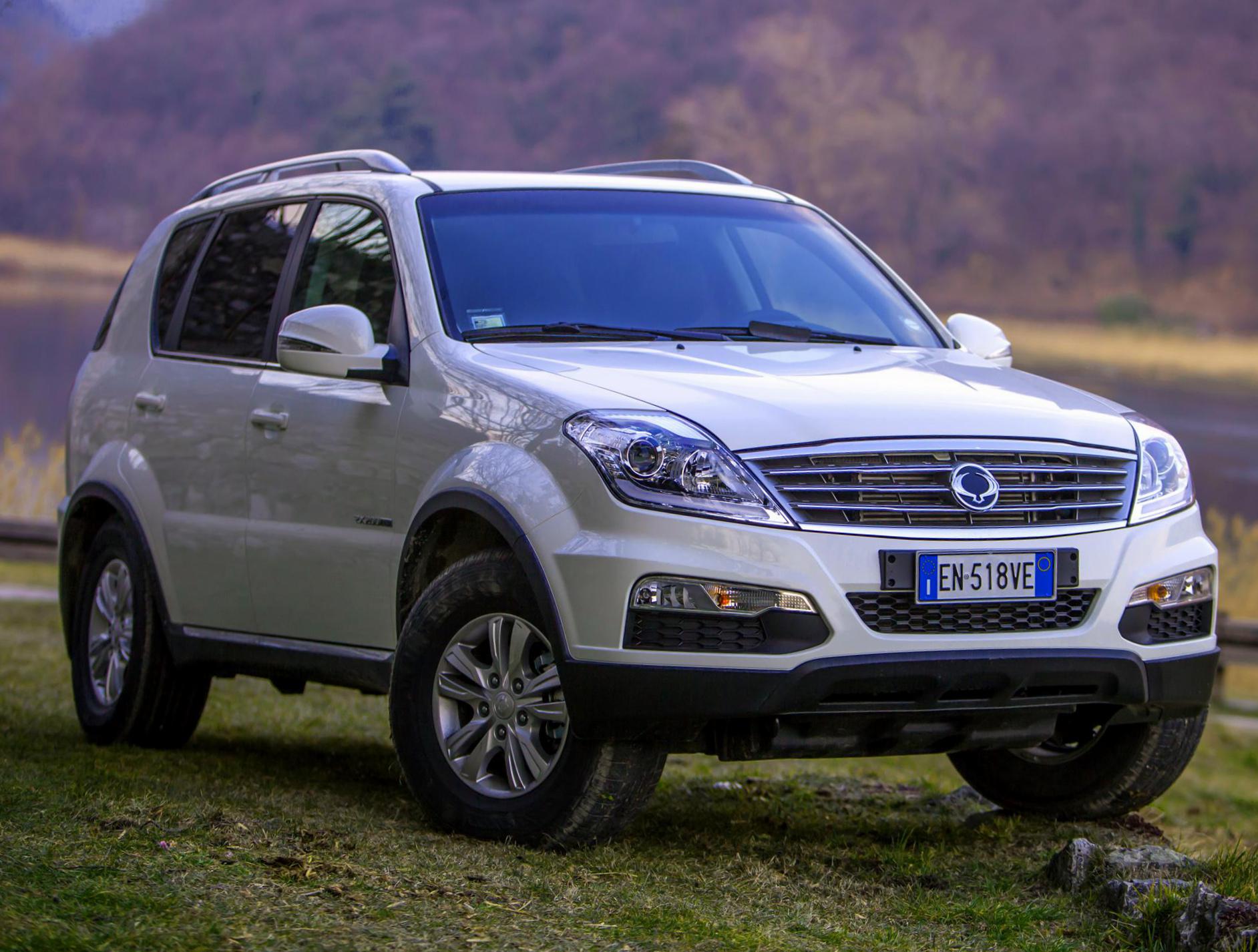 SsangYong Rexton W reviews suv