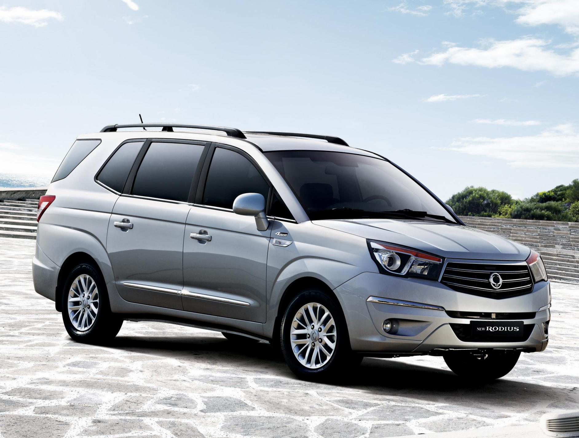 SsangYong Rodius Specifications sedan