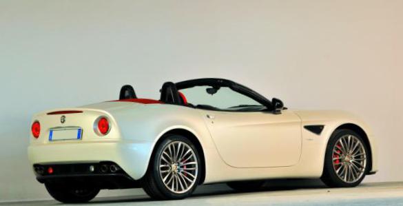 8C Spider Alfa Romeo review 2012