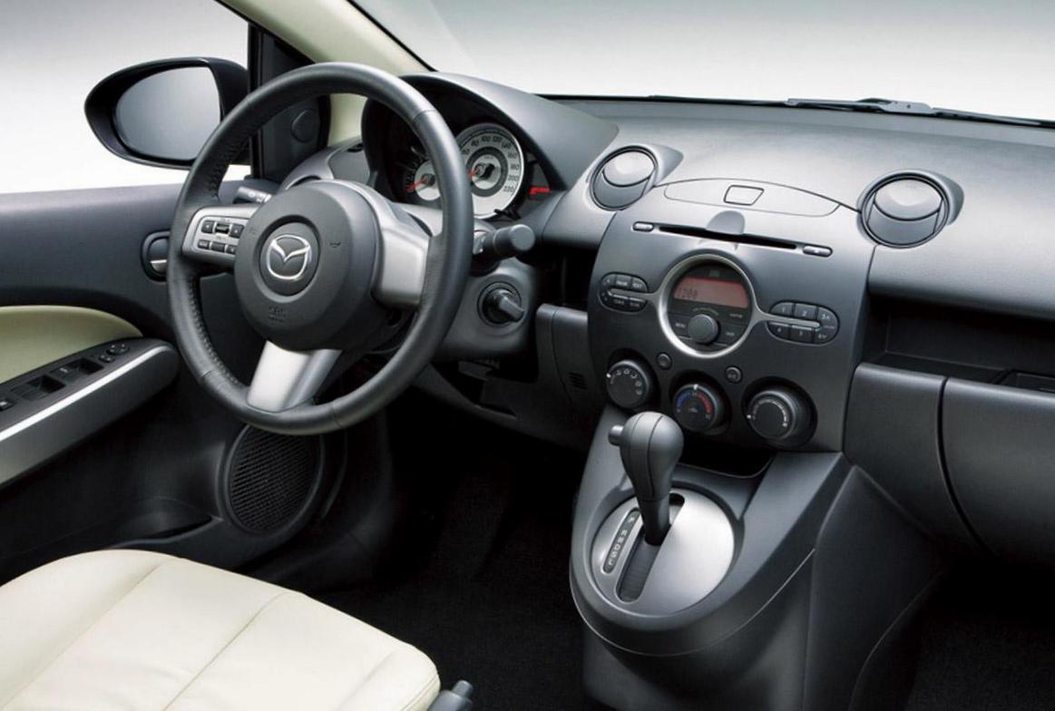 Mazda 2 5 doors Characteristics 2014