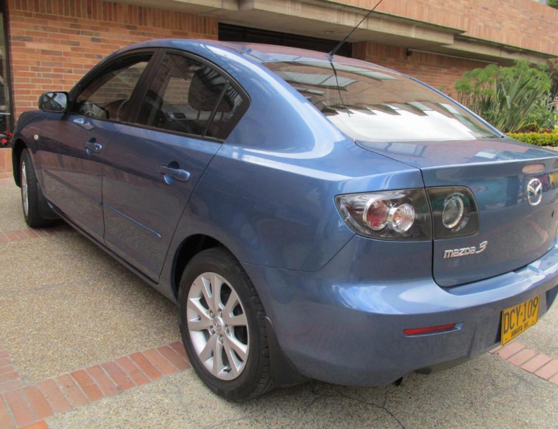 3 Sedan Mazda review 2013