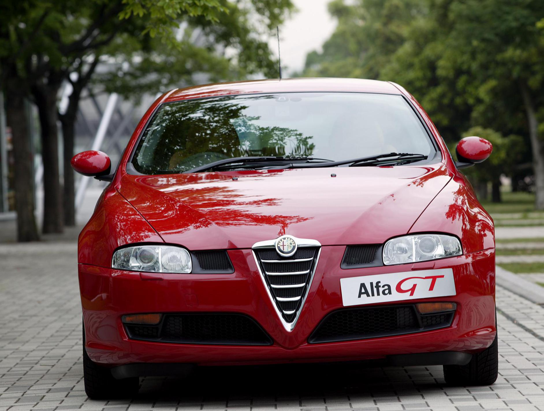 Alfa Romeo GT cost hatchback