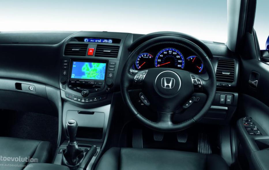 Honda Accord Tourer specs sedan