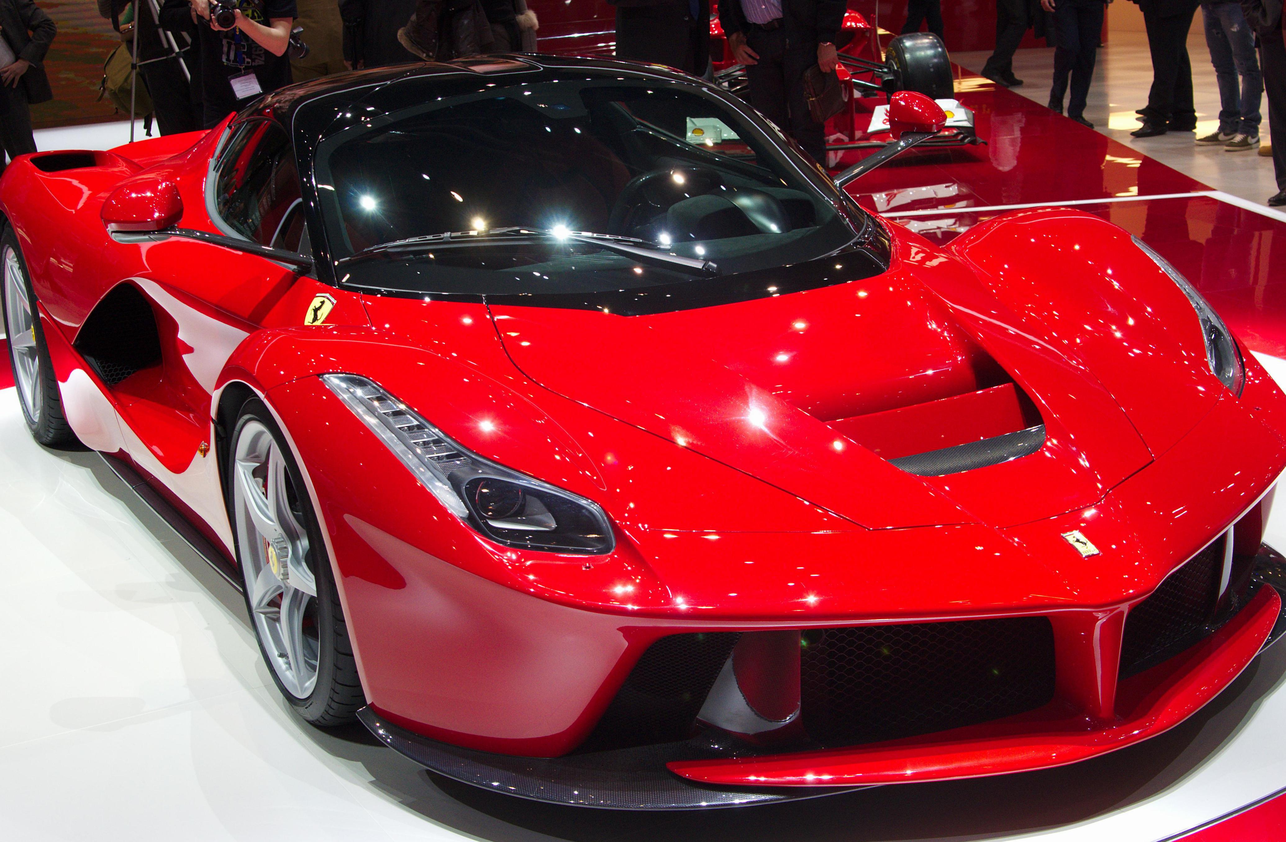 Ferrari LaFerrari cost 2009