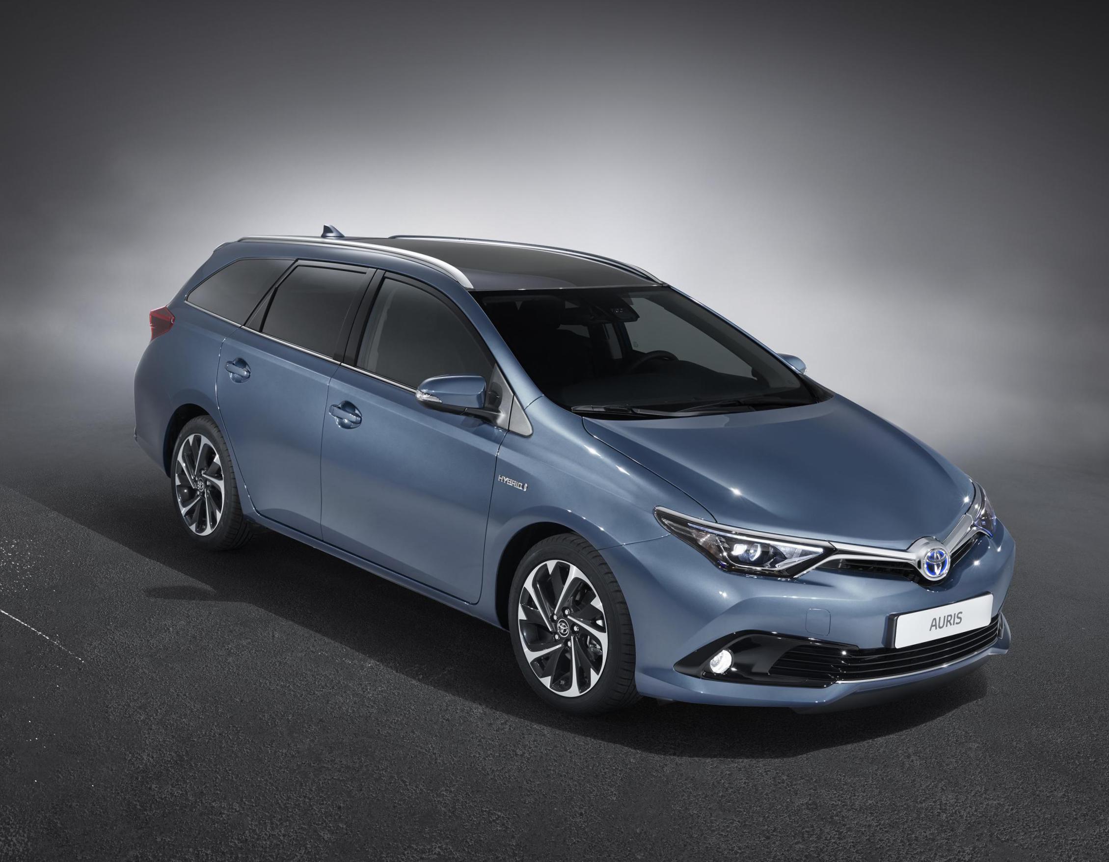 Toyota Auris Touring Sports Hybrid 2015 wagon