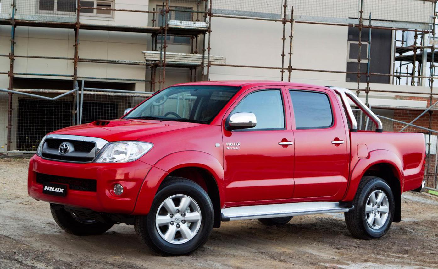 Rear view of Toyota Hilux Double Cab 2015