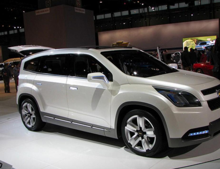 Chevrolet Orlando 2013 minivan