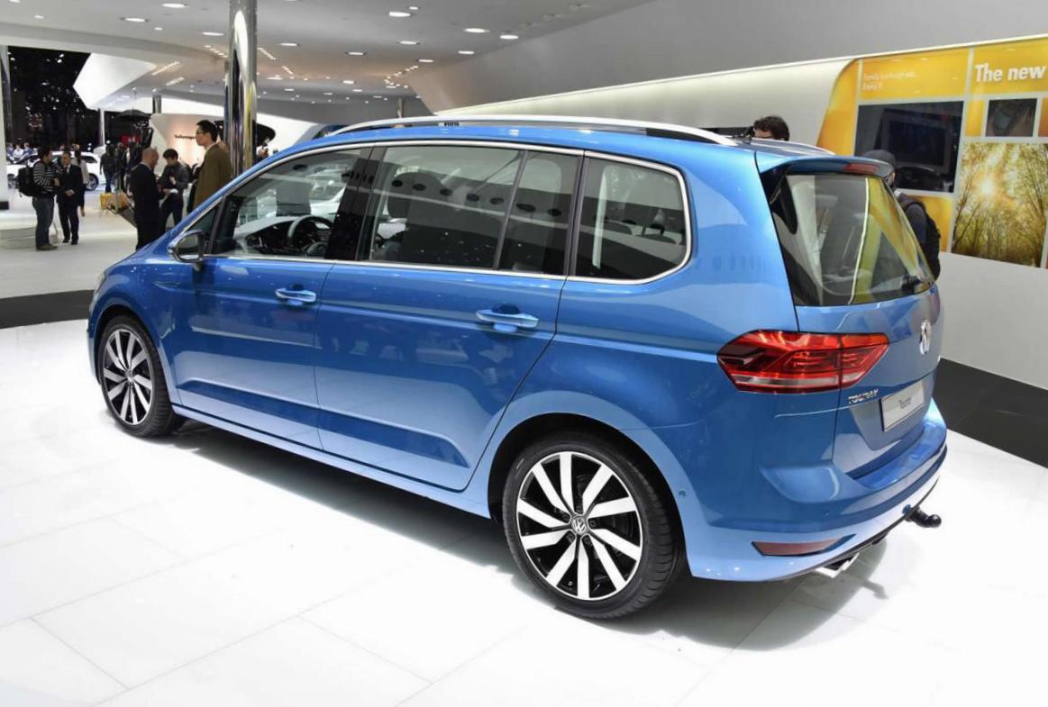 Volkswagen Touran 2015 minivan