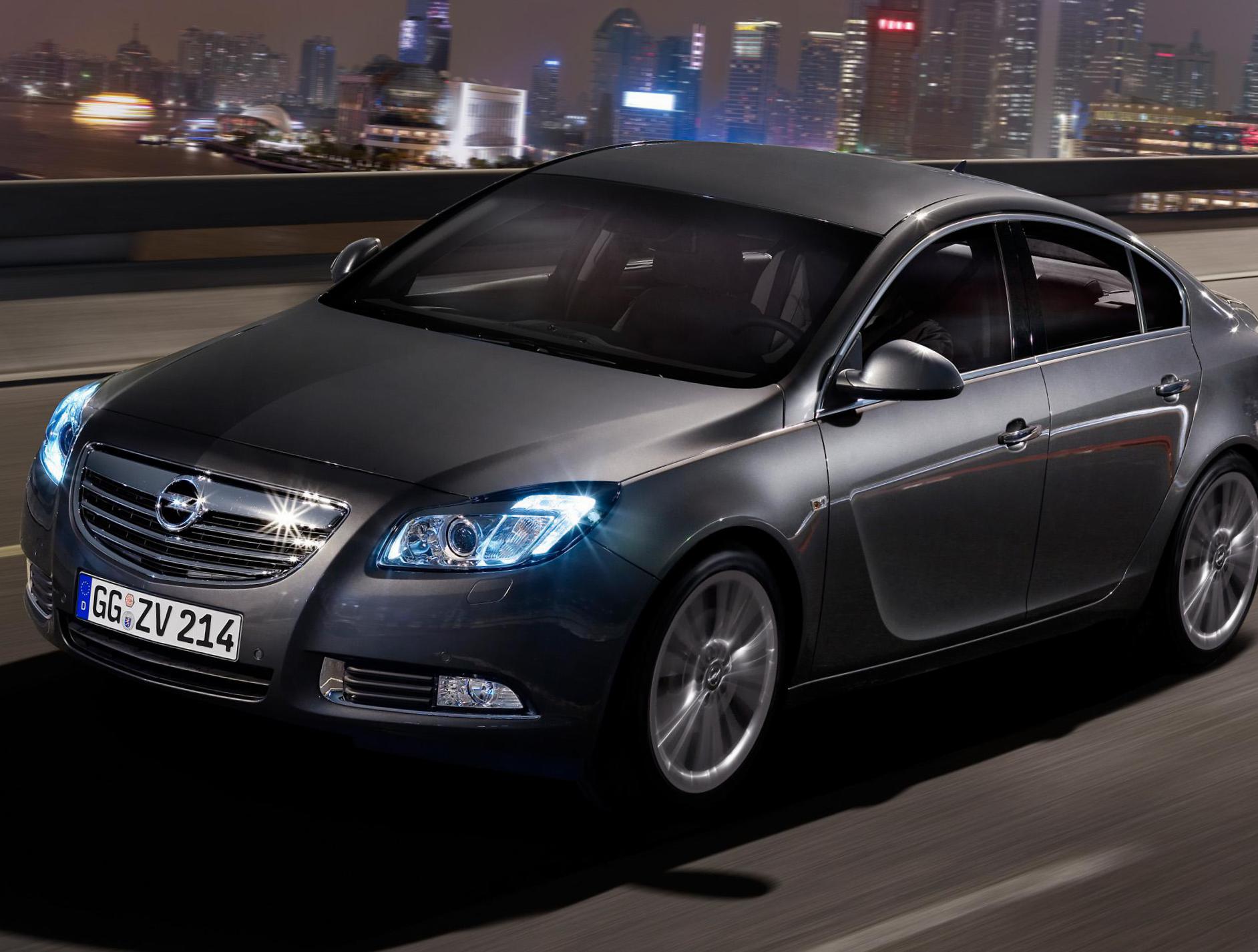 Rear view of Opel Insignia Hatchback 2008