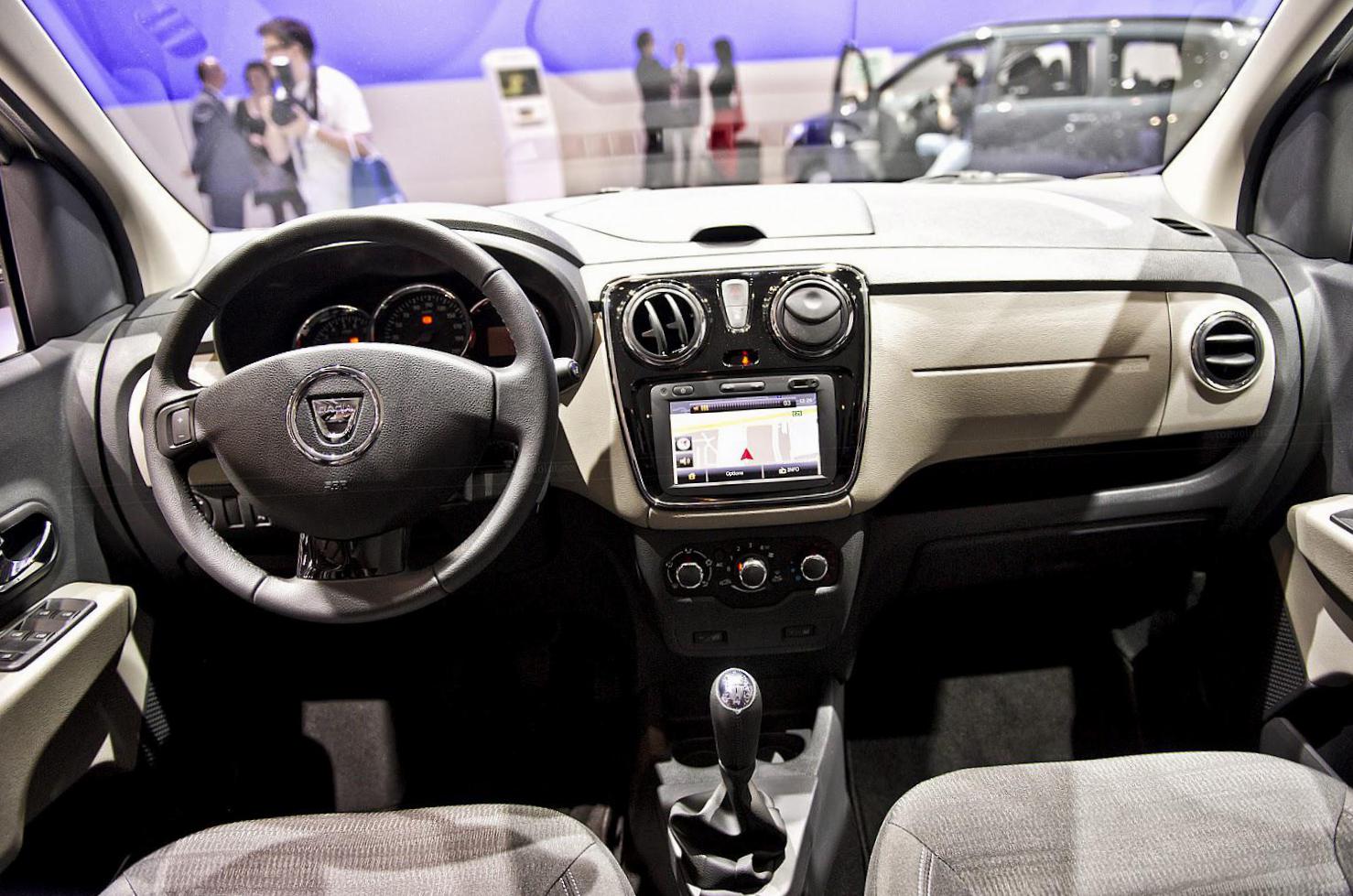 Renault Lodgy 2012 minivan