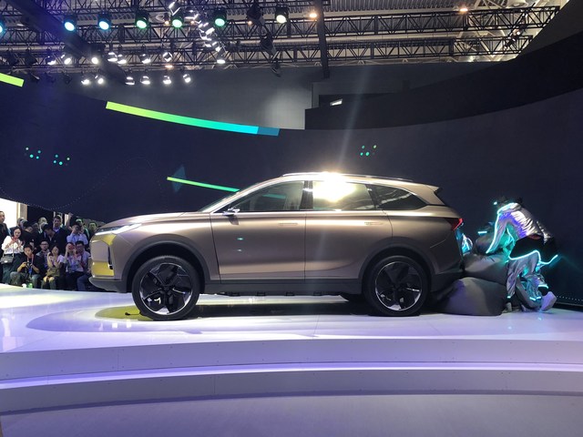 FAW Senia R9 modern specifications