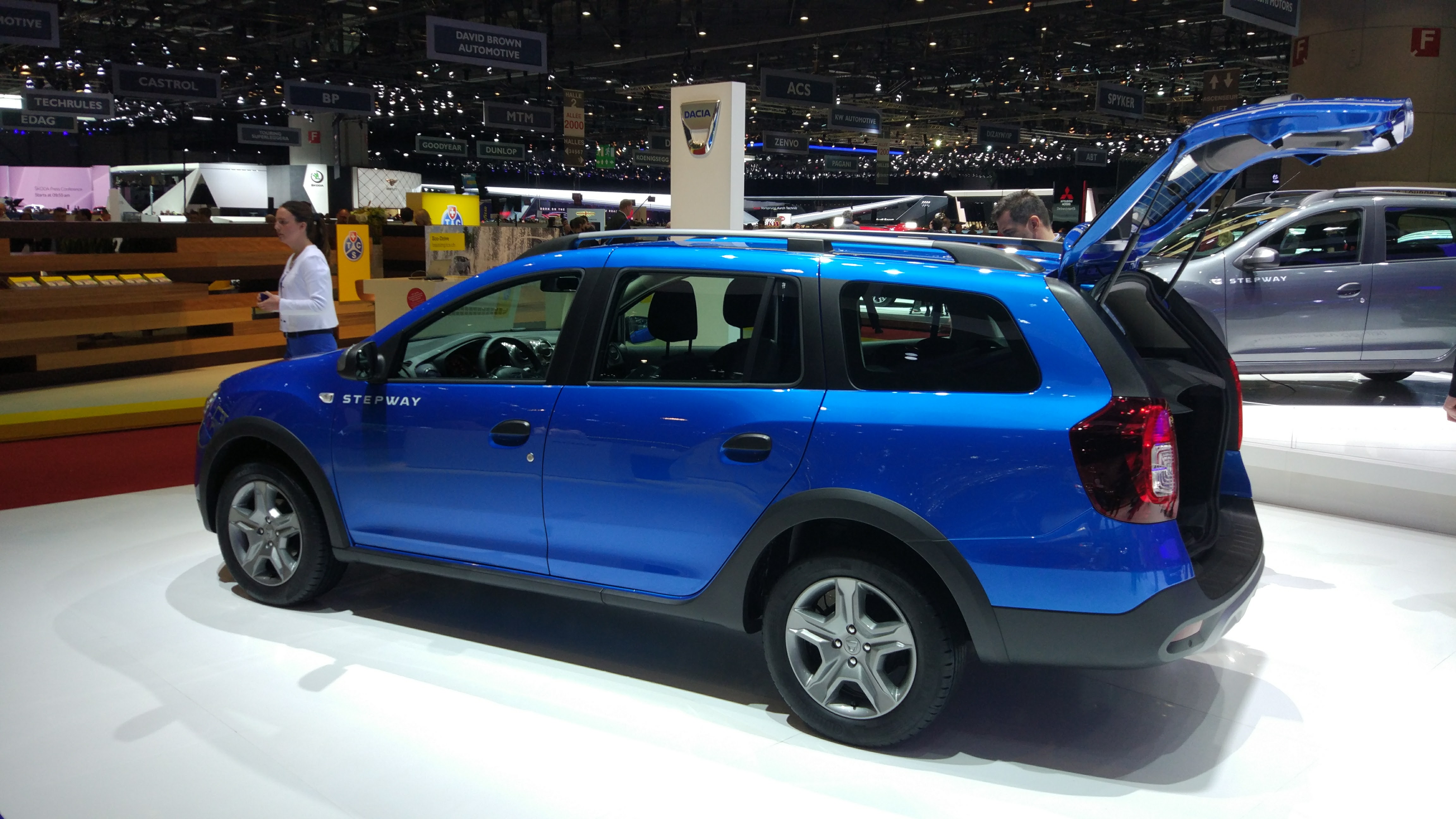 Renault Logan accessories specifications