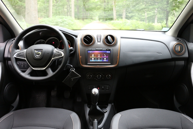 Renault Logan MCV Stepway 4k 2018 Renault Logan MCV Stepway 4k model