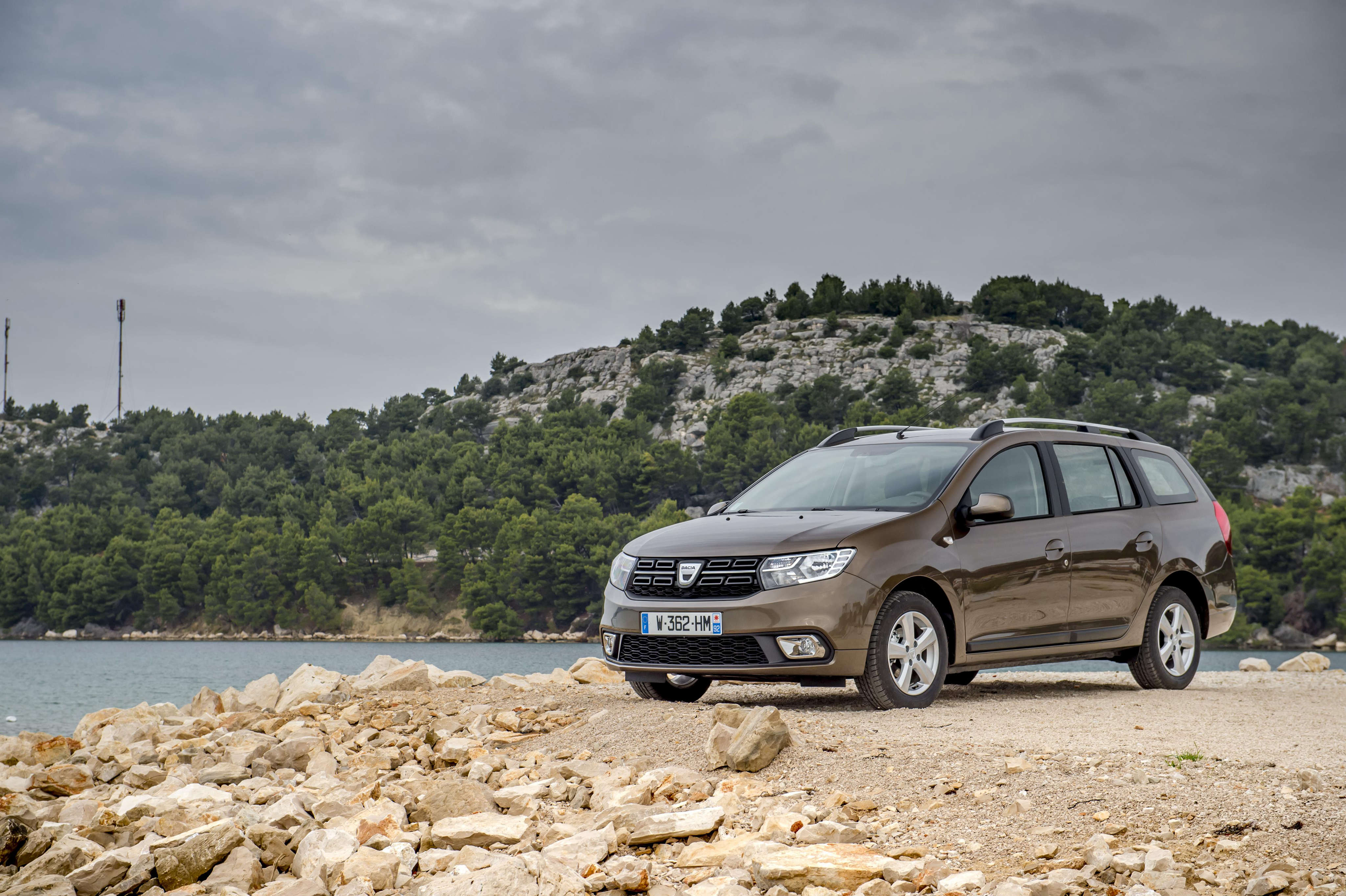 Renault Logan MCV Stepway reviews photo