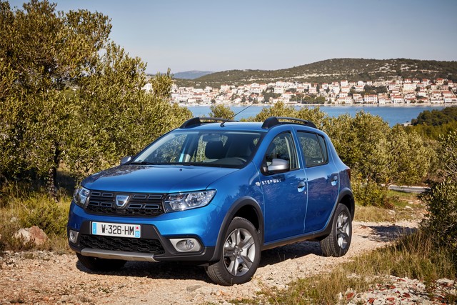 Renault Logan Stepway accessories restyling