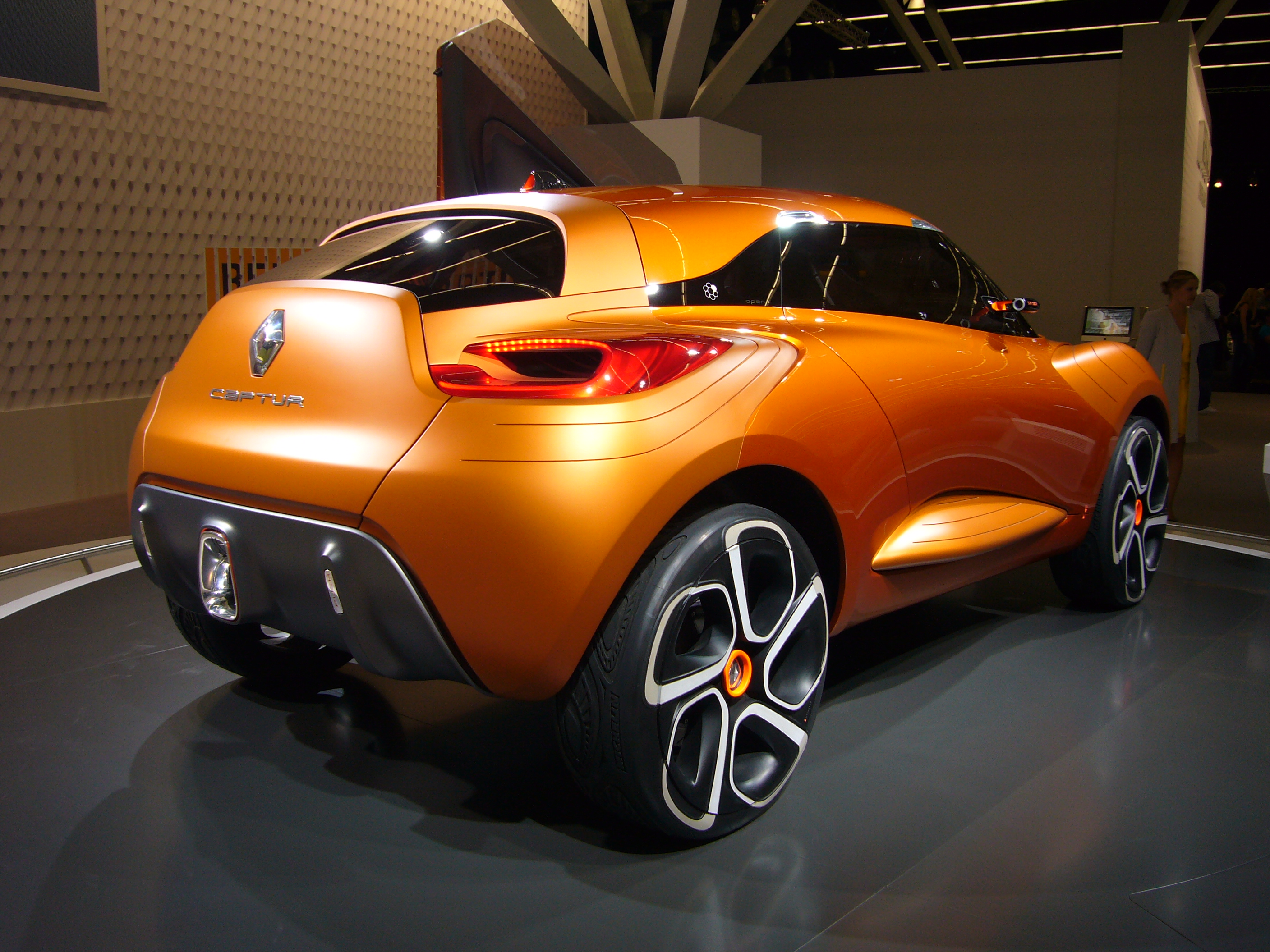 Renault Captur exterior model