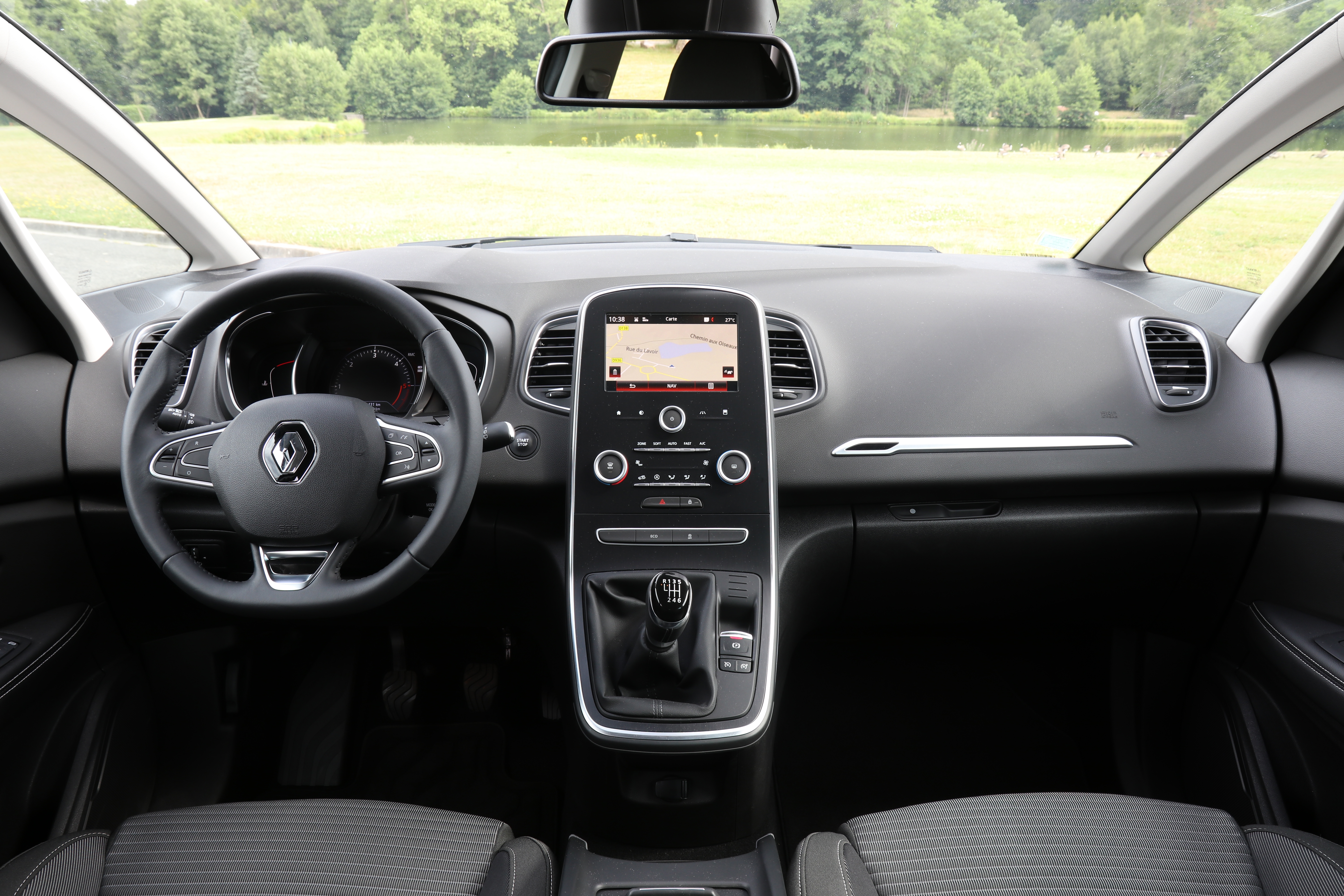Renault Kadjar interior big