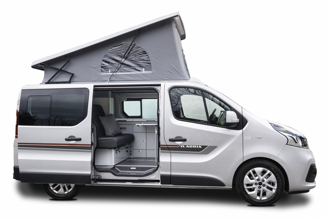 Renault Trafic 4k restyling Renault Trafic van big