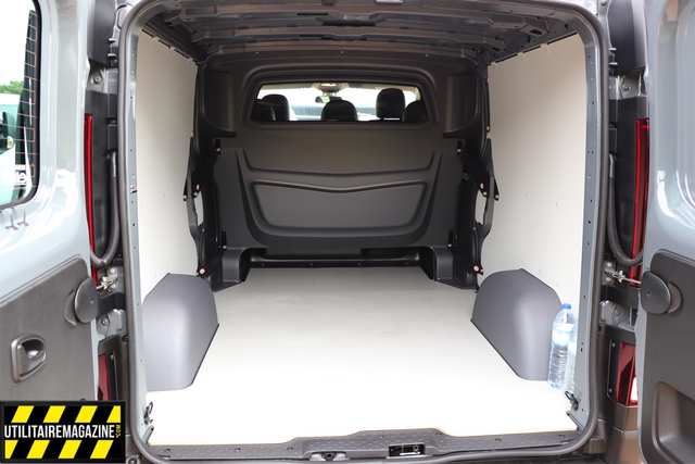 Renault Trafic 4k model Renault Trafic van photo