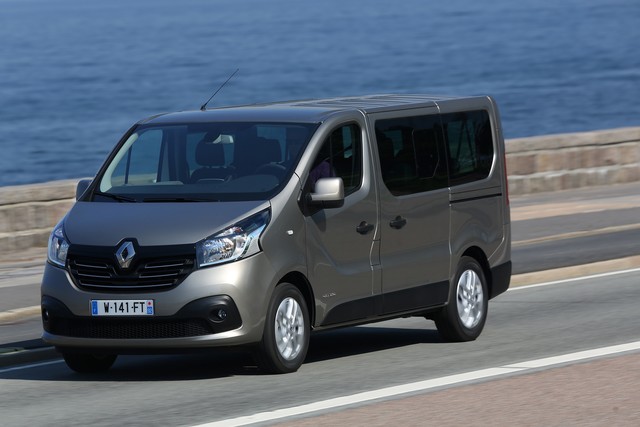 Renault Trafic Combi exterior restyling Renault Trafic Combi minivan restyling