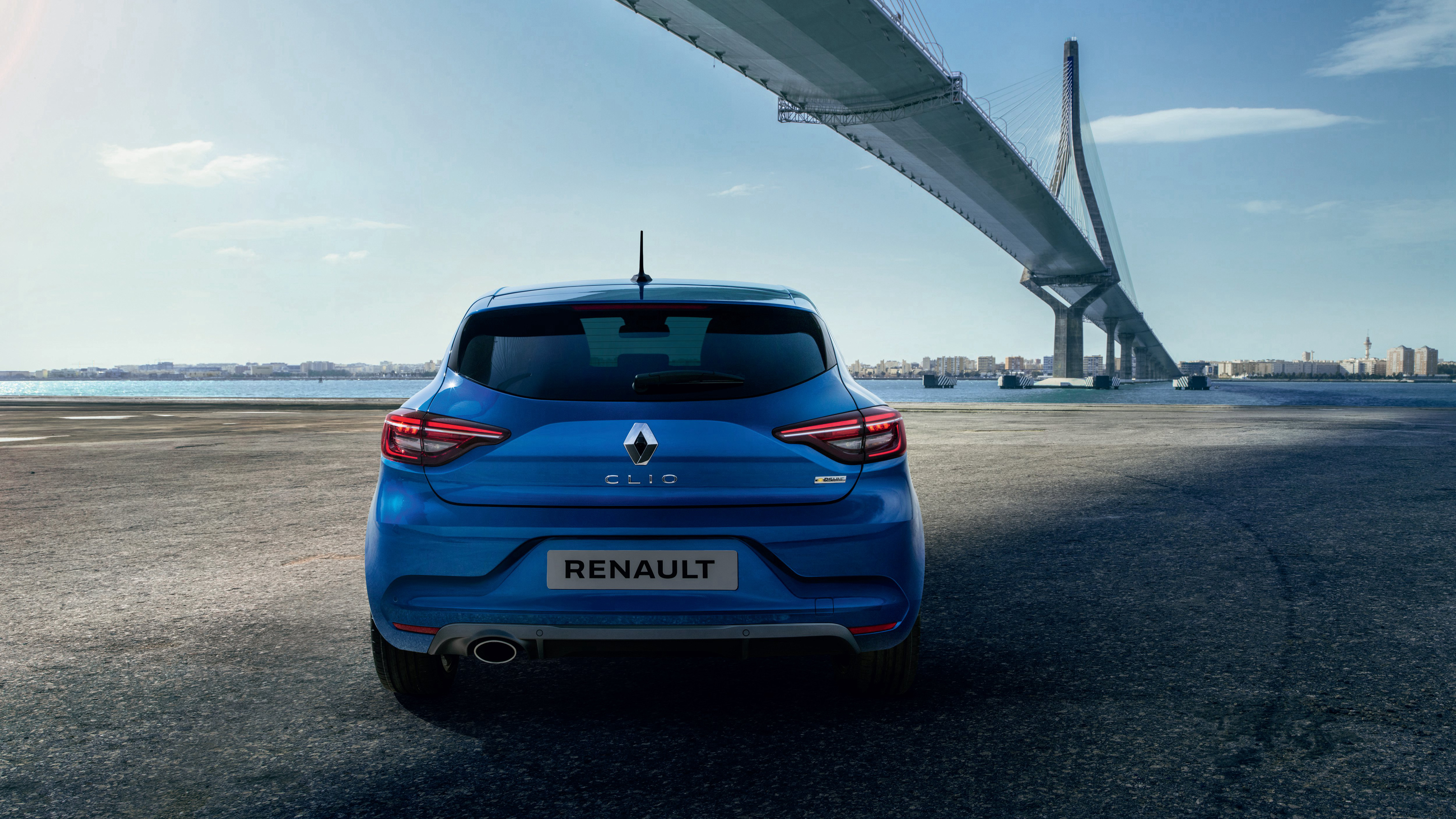 Renault Clio reviews specifications