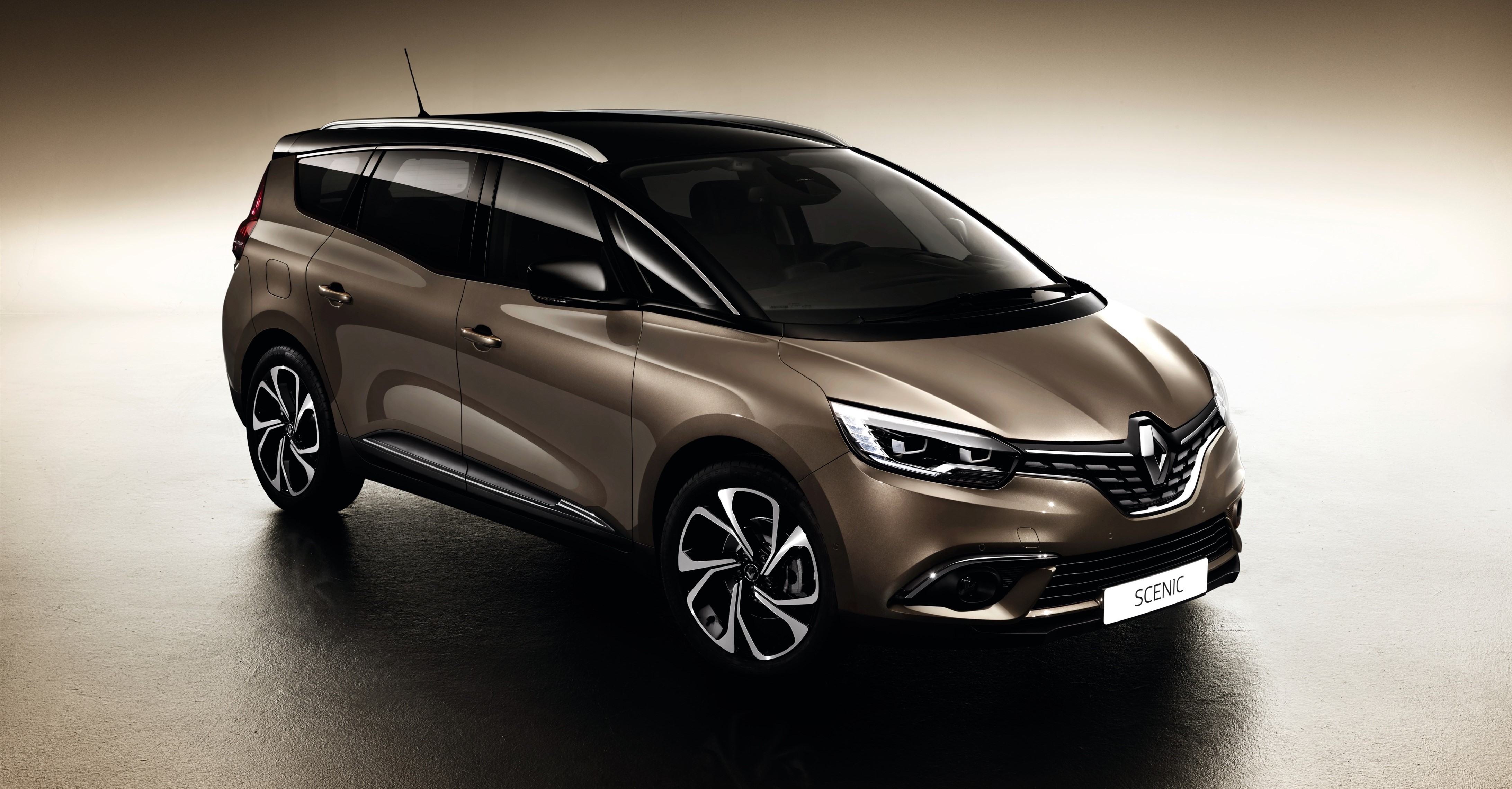 Renault Grand Scenic modern restyling