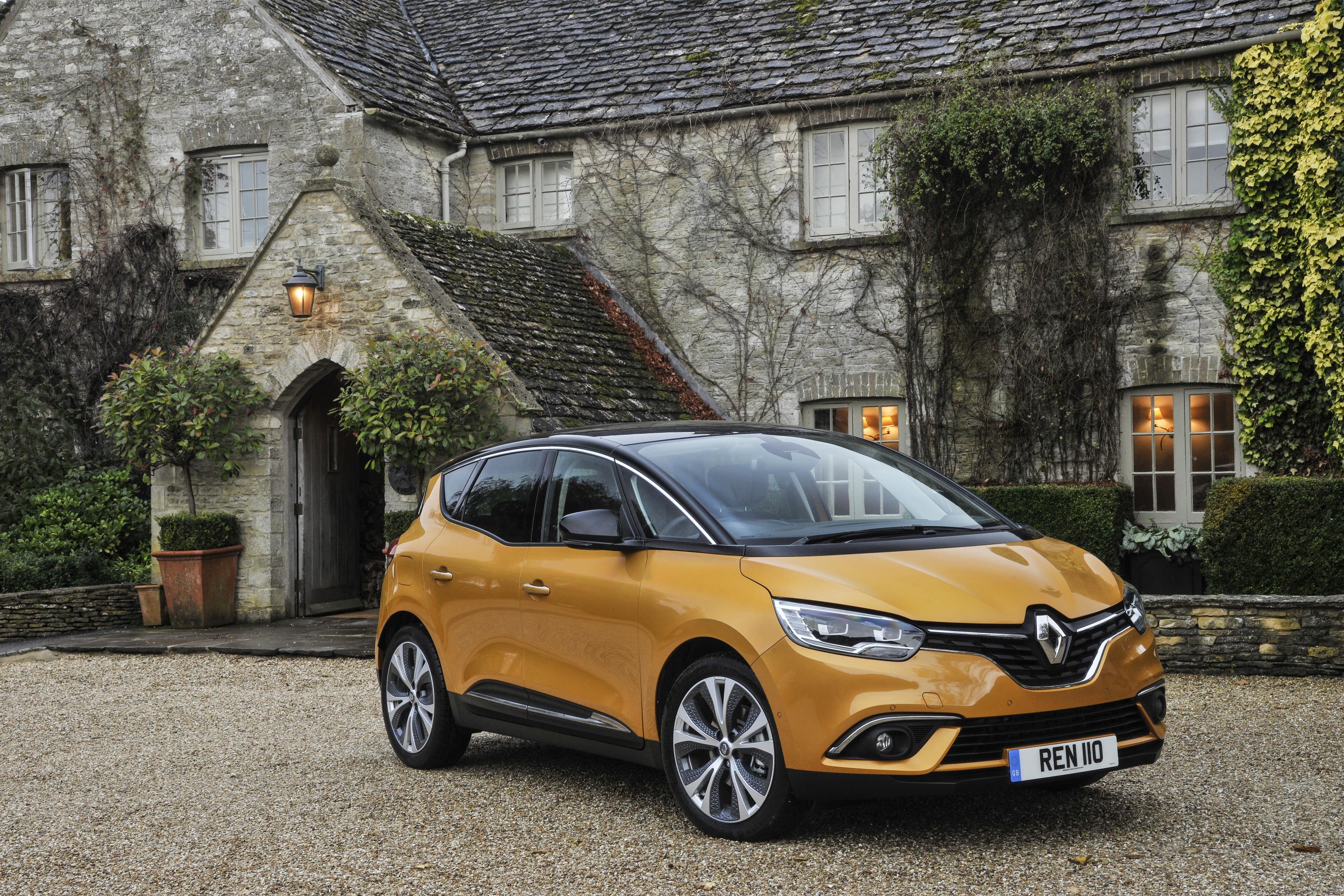 Renault Grand Scenic 4k restyling