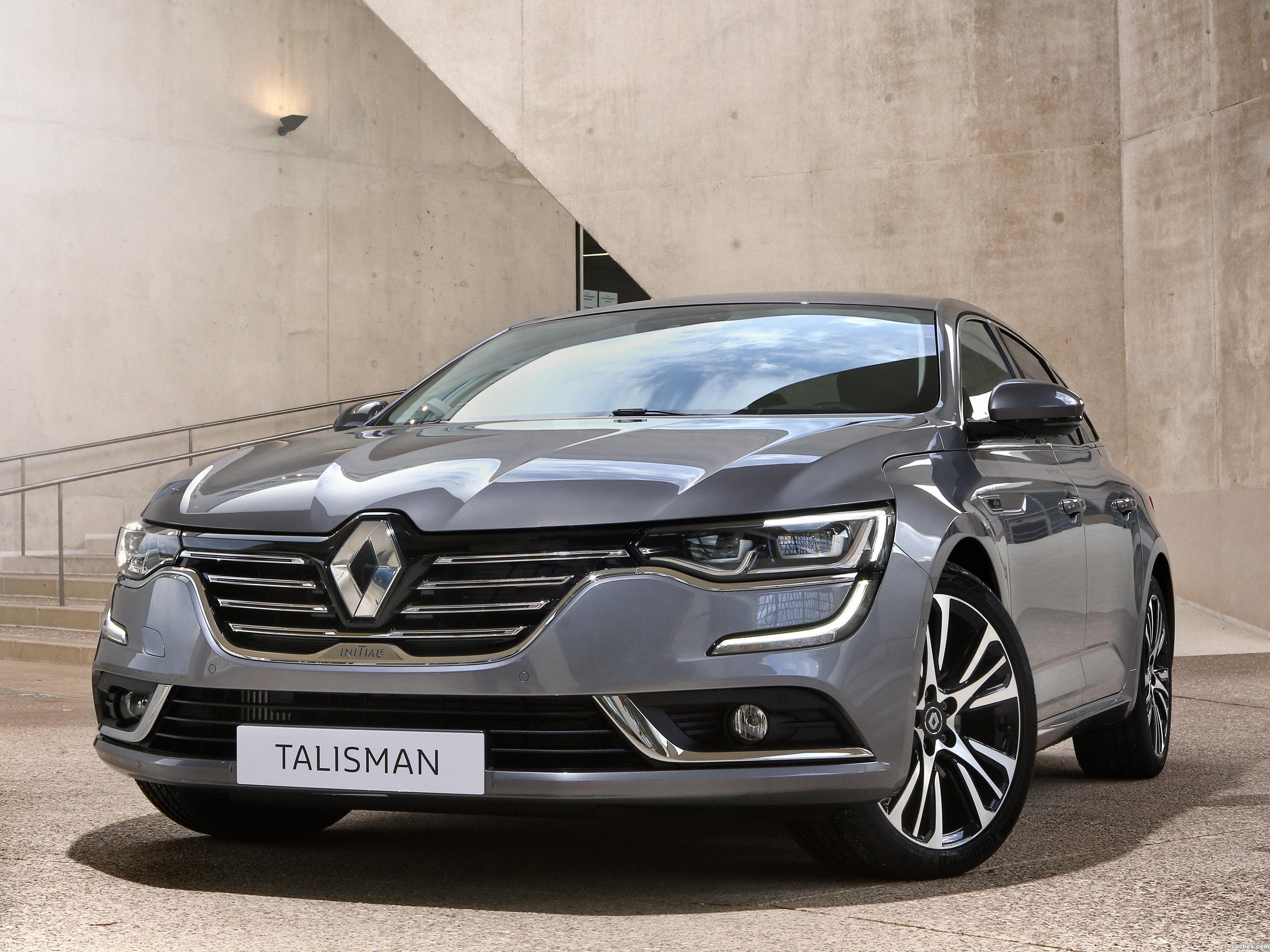 Renault Talisman reviews big