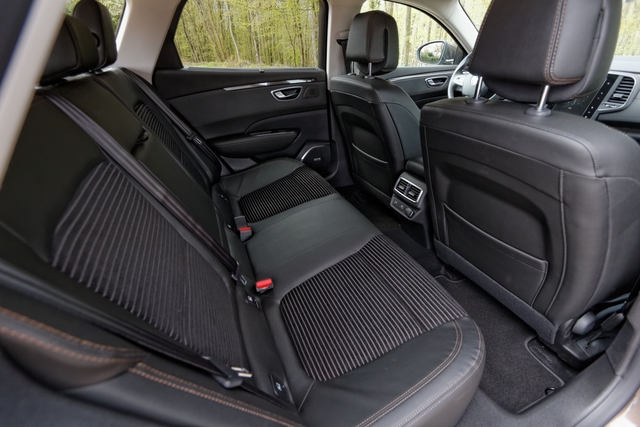 Renault Talisman Estate interior restyling Renault Talisman Estate accessories specifications