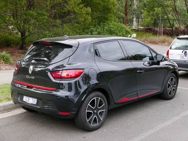 Renault Clio 5-door hatchback photo Renault Clio 5-door modern restyling