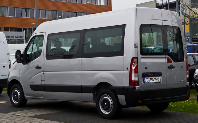 Renault Master Combi auto show