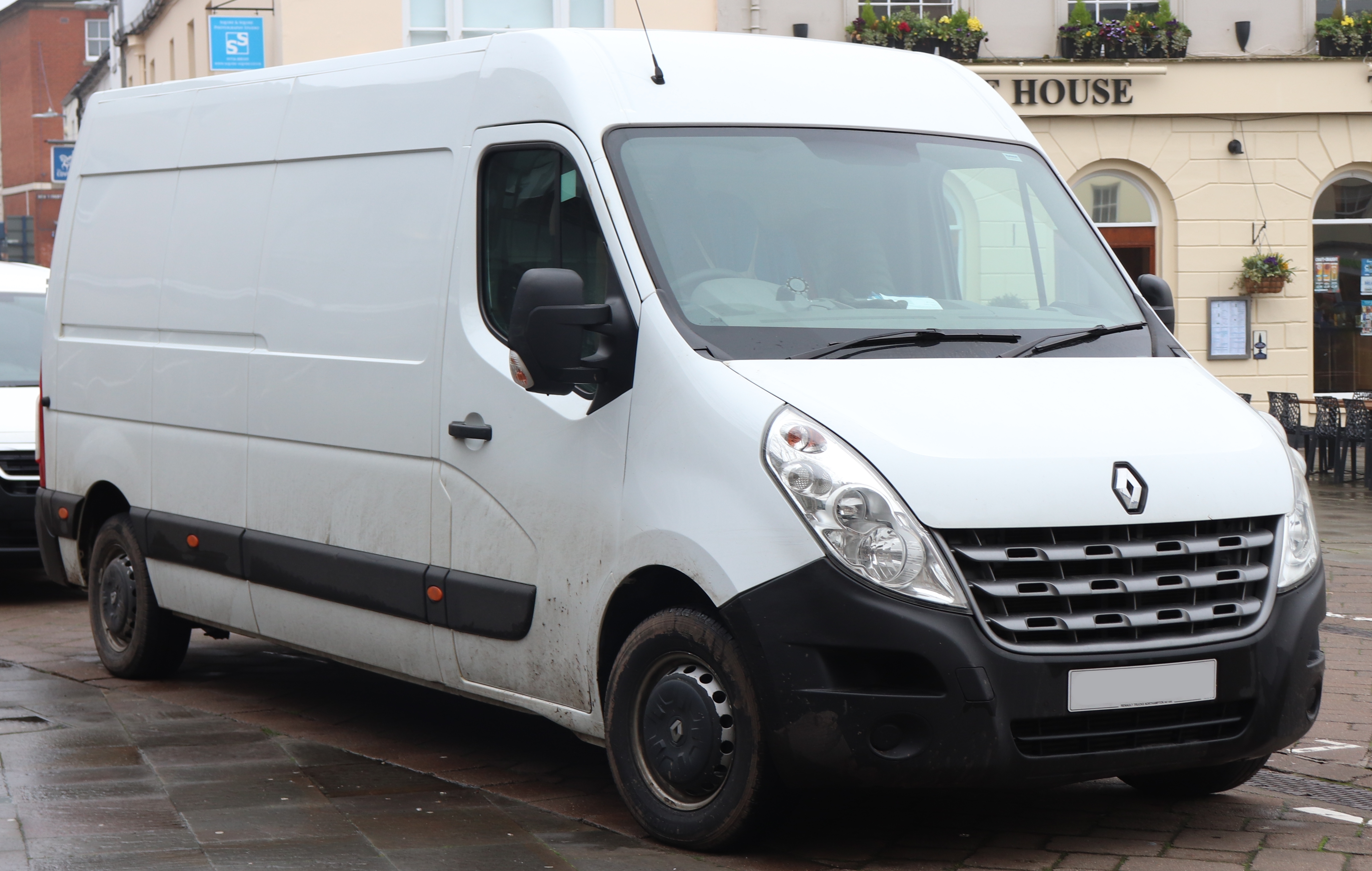Renault Master Combi hd restyling