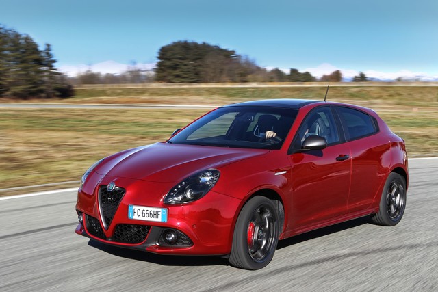 Alfa Romeo Giulietta mod specifications Alfa Romeo Giulietta interior photo
