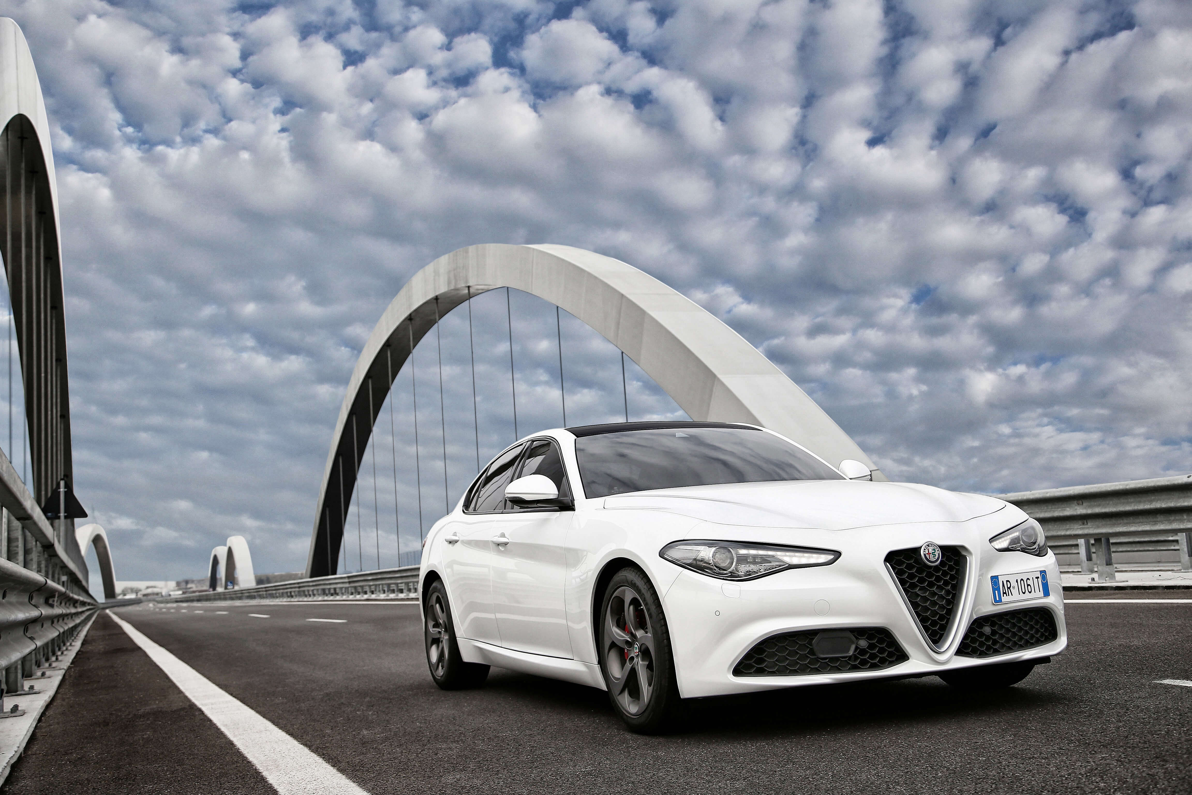 Alfa Romeo Giulia reviews specifications