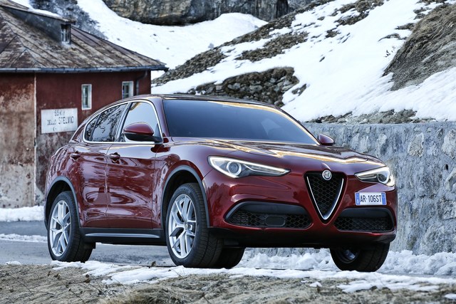Alfa Romeo Stelvio interior photo