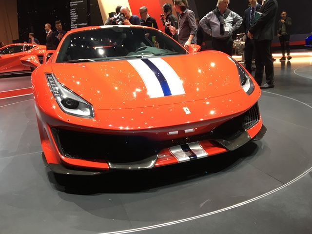 Ferrari 488 Pista accessories photo