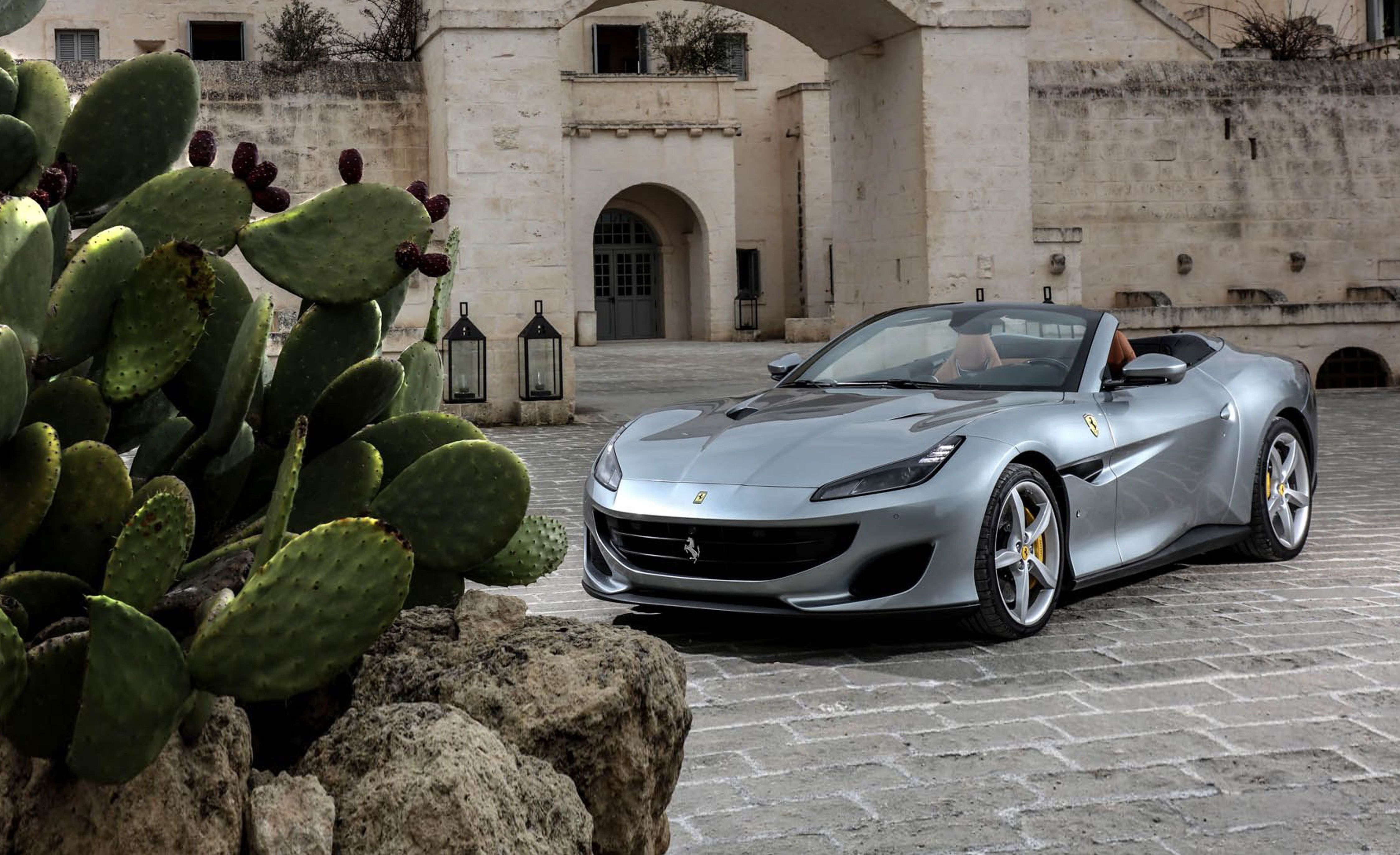 Ferrari Portofino accessories specifications
