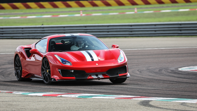 Ferrari 488 Pista Spider accessories restyling