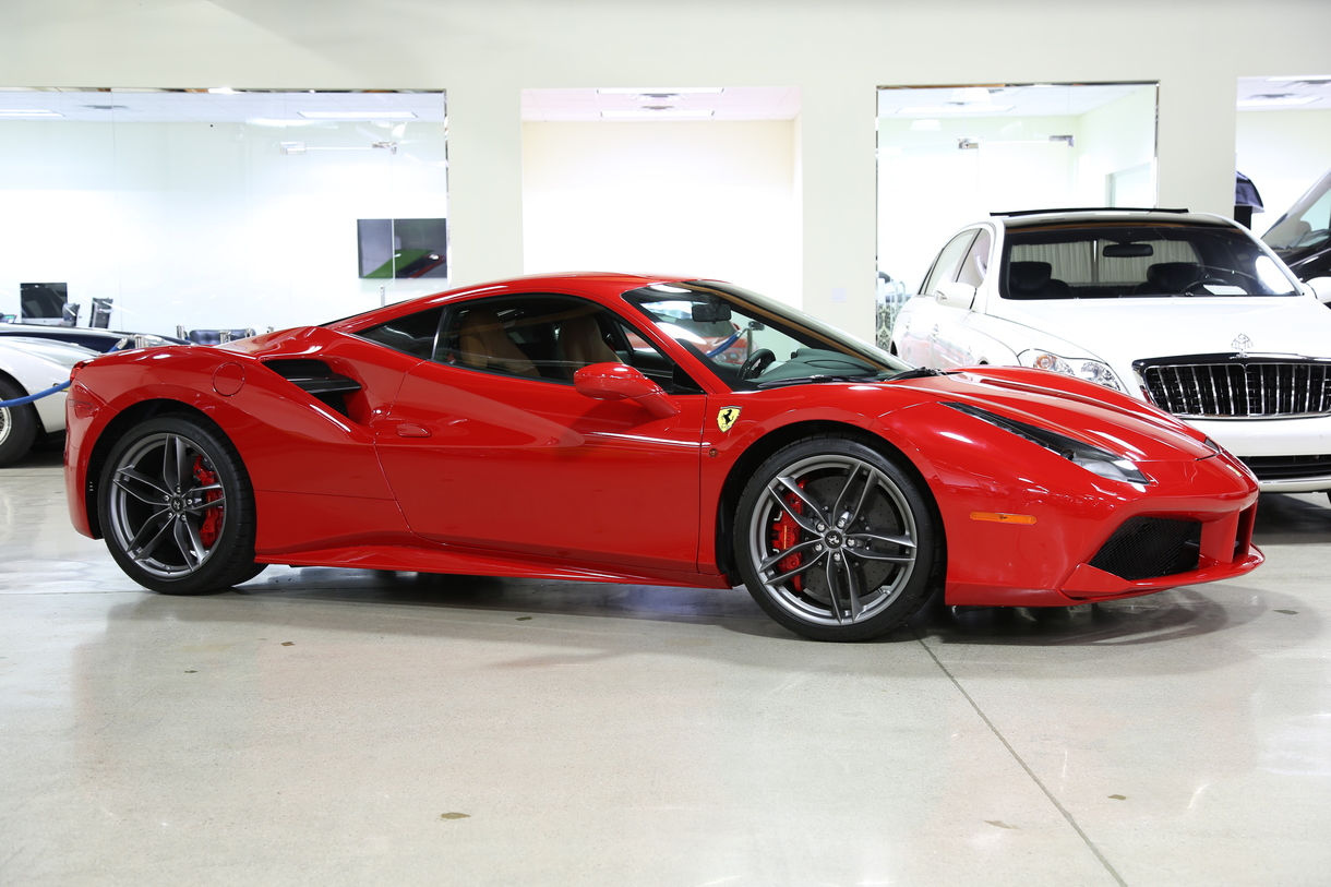 Ferrari 488 GTB 2015 суперкар