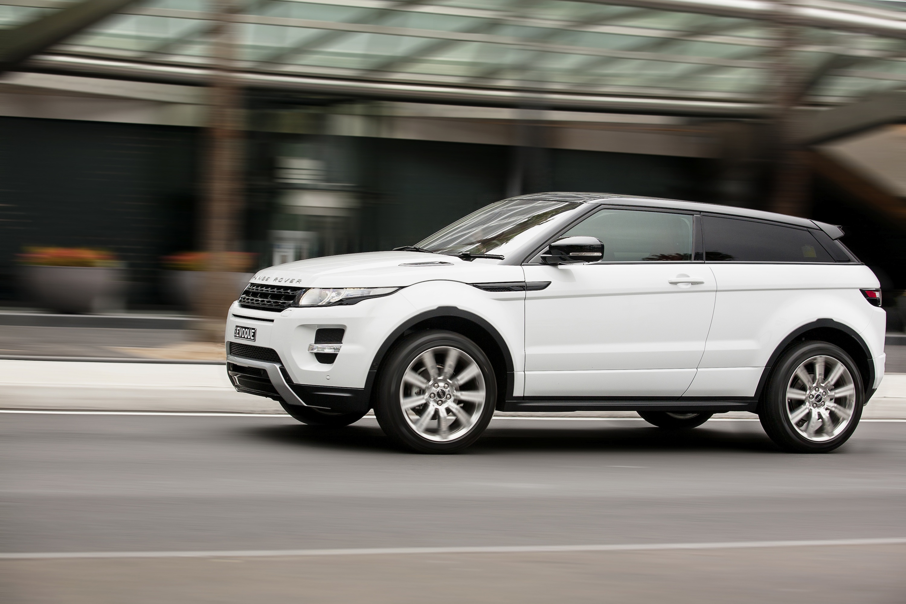 Land Rover Range Rover Evoque reviews big