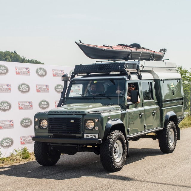 Land Rover Defender 110 4k model