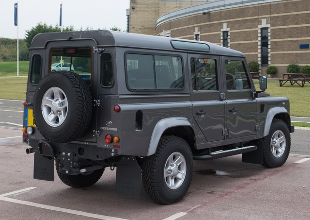 Land Rover Defender 110 Photos and Specs. Photo: Land Rover Defender ...