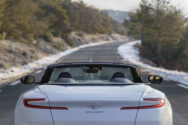 Aston Martin DB11 Volante exterior photo