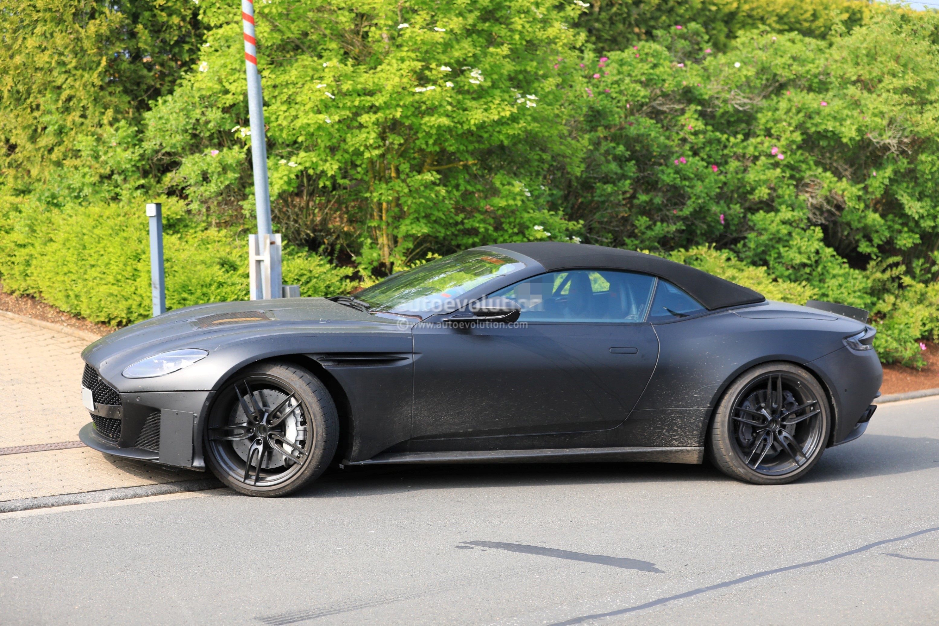 Aston Martin DBS Superleggera exterior restyling