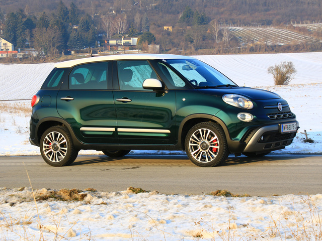 Fiat 500L Cross reviews specifications Fiat 500L Cross modern model