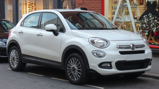 Fiat 500L Cross hd specifications Fiat 500L Cross modern restyling